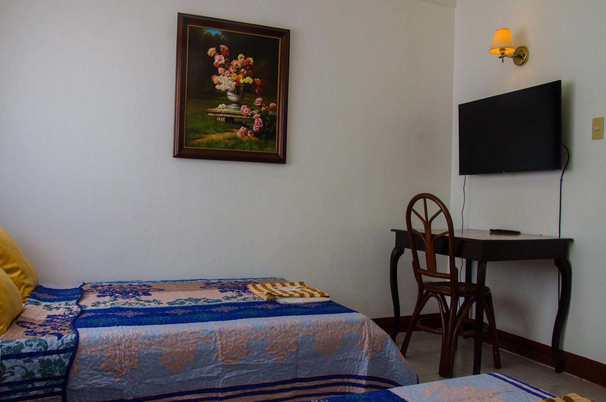 Lola Itang Pension House Tiniguiban 外观 照片
