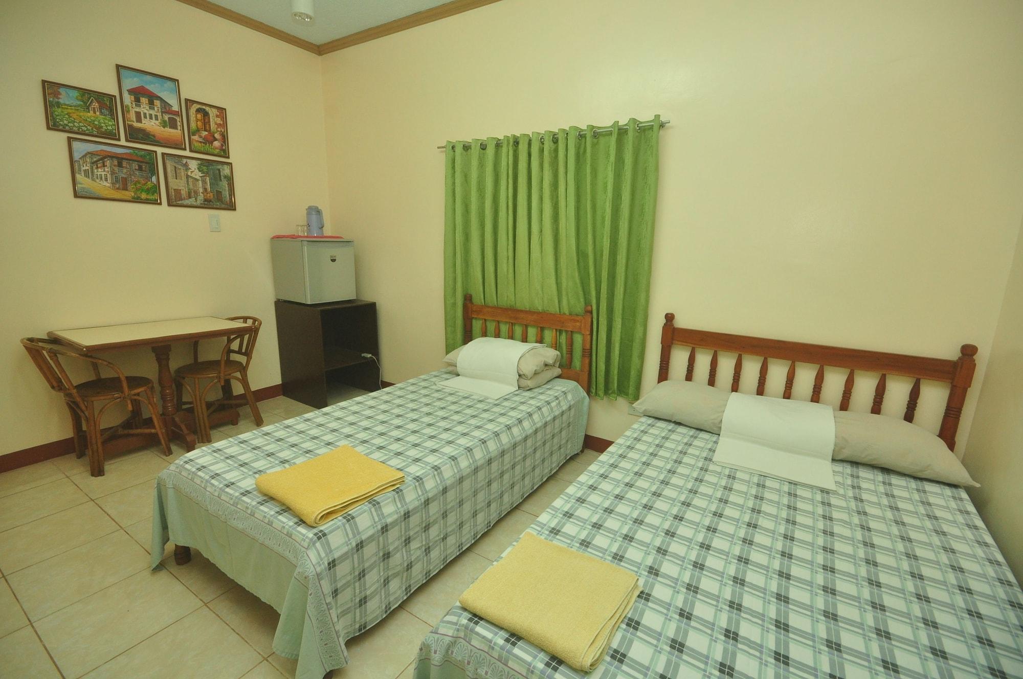 Lola Itang Pension House Tiniguiban 外观 照片