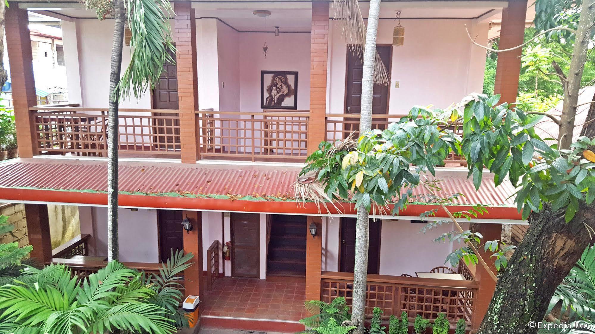Lola Itang Pension House Tiniguiban 外观 照片