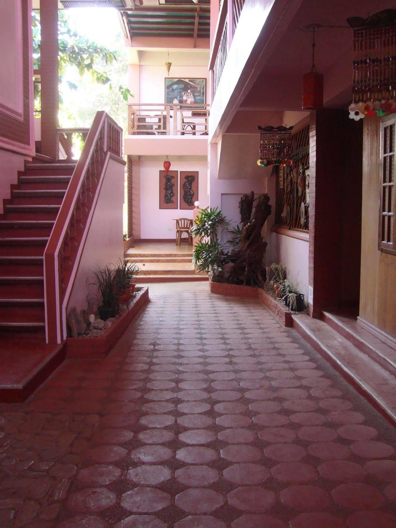 Lola Itang Pension House Tiniguiban 外观 照片