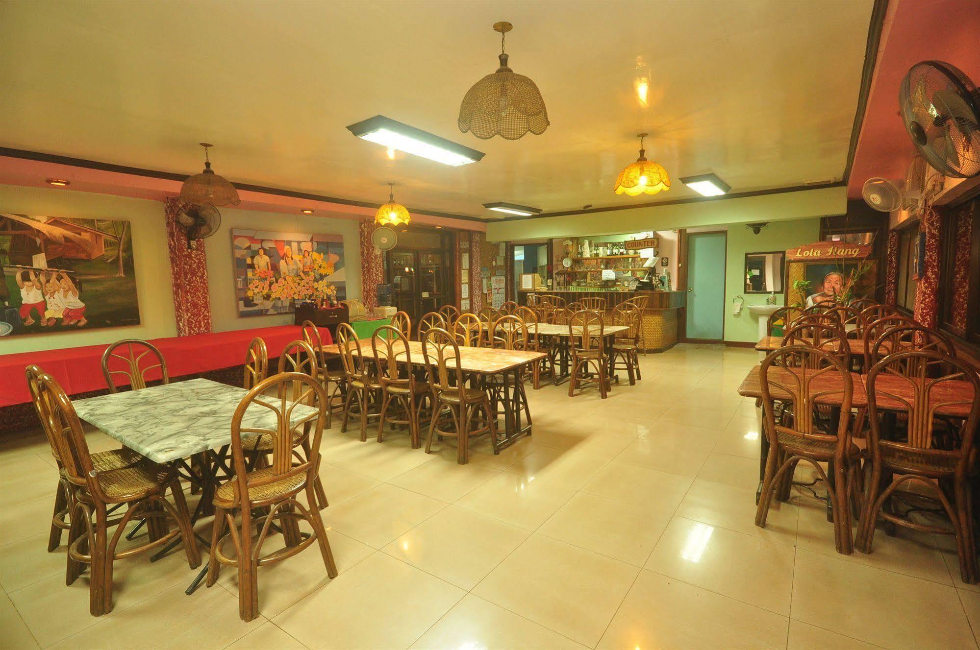 Lola Itang Pension House Tiniguiban 外观 照片