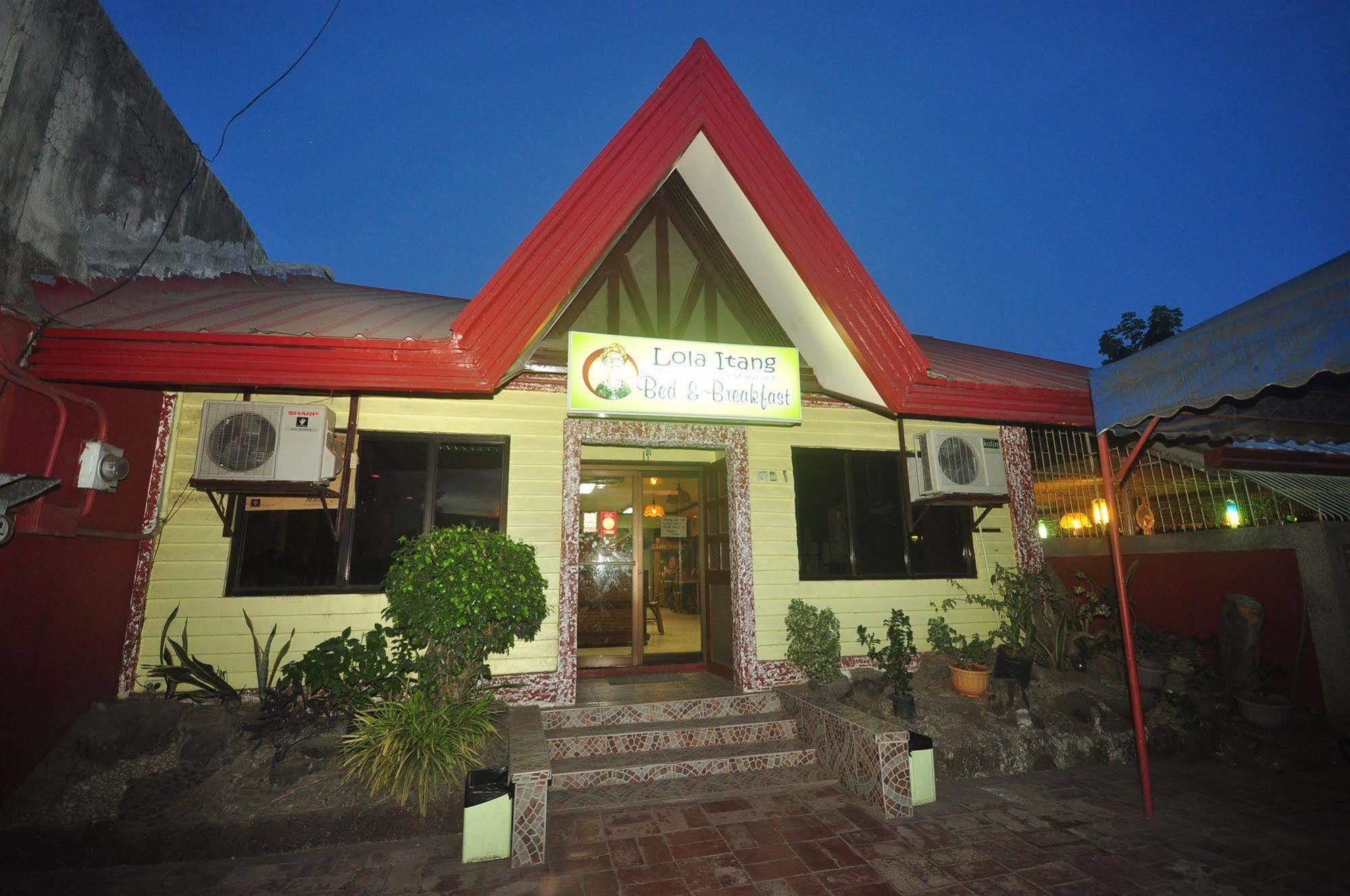 Lola Itang Pension House Tiniguiban 外观 照片