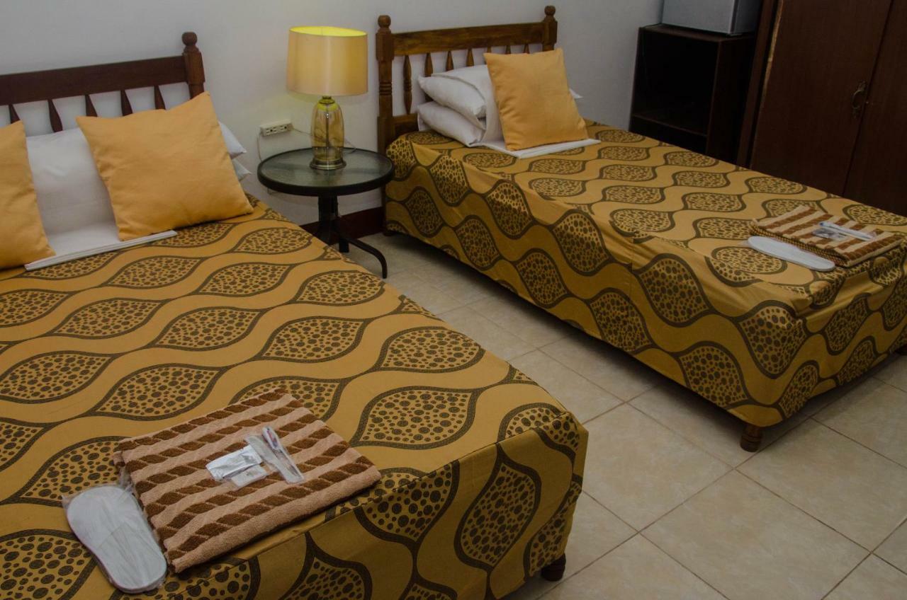 Lola Itang Pension House Tiniguiban 外观 照片