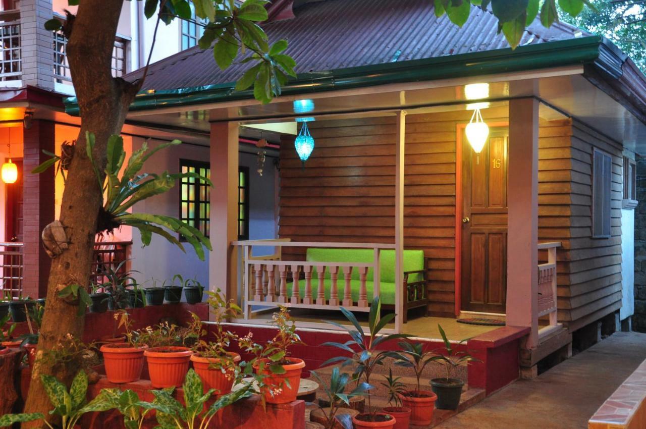 Lola Itang Pension House Tiniguiban 外观 照片