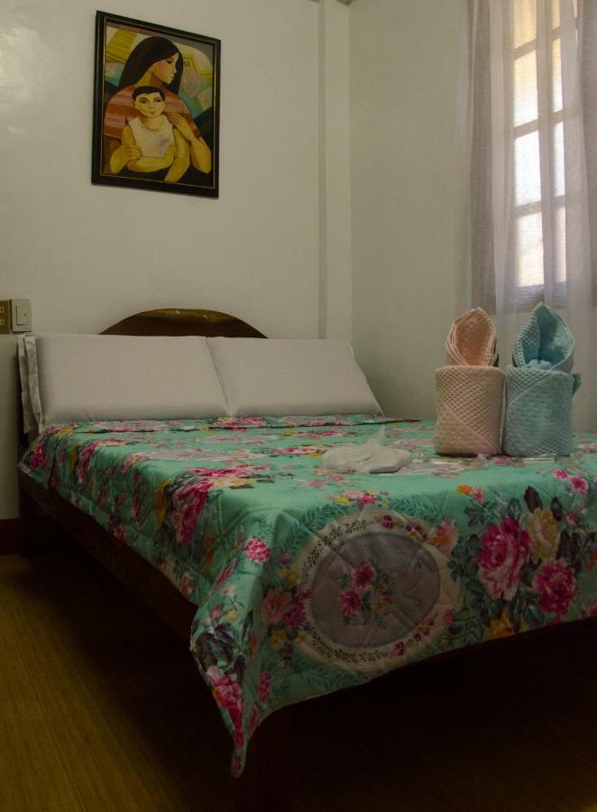 Lola Itang Pension House Tiniguiban 外观 照片