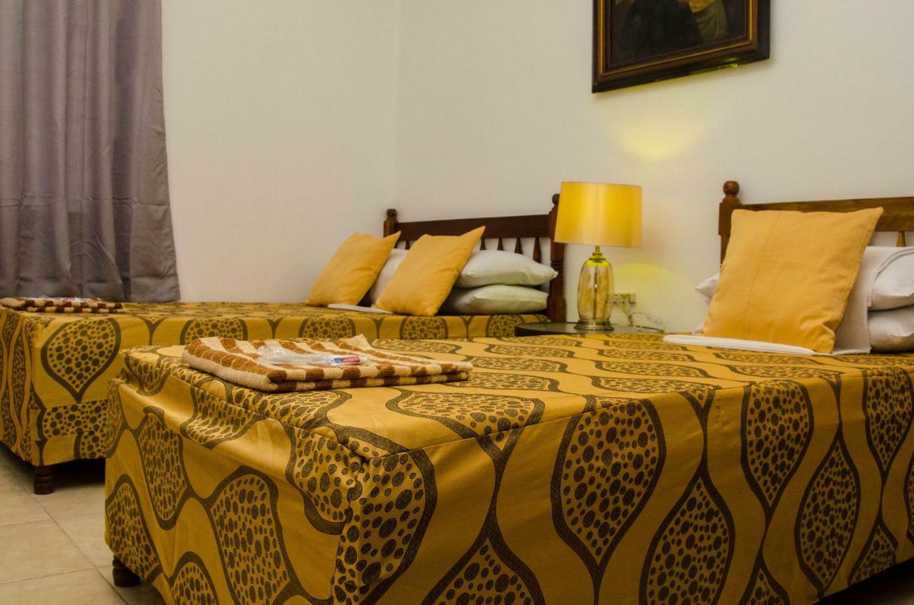 Lola Itang Pension House Tiniguiban 外观 照片